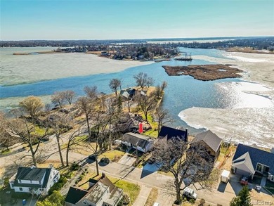 WATERFRONT HOME YOU DO NOT WANT TO MISS!! Discover the ultimate - photo 2