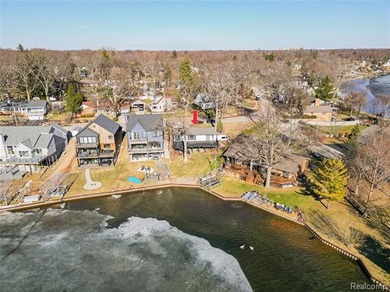 WATERFRONT HOME YOU DO NOT WANT TO MISS!! Discover the ultimate - photo 4