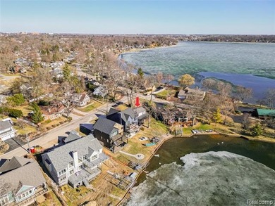 WATERFRONT HOME YOU DO NOT WANT TO MISS!! Discover the ultimate - photo 6