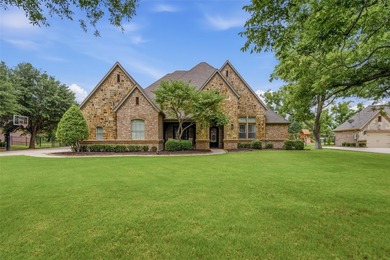 Welcome to this extraordinary gated estate in The Orchards - photo 1