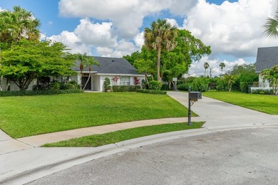 Gracefully situated on a quiet cul-de-sac within the exclusive - photo 4
