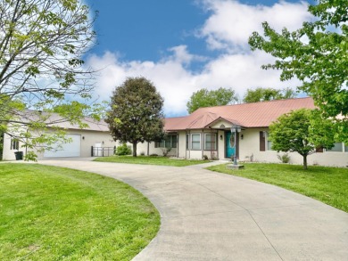 Lake Cumberland Home For Sale in Jamestown Kentucky