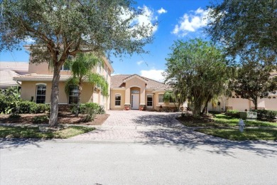 Lake Home For Sale in Kissimmee, Florida