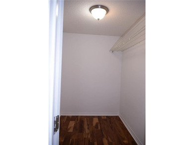 Welcome to this immaculate, move-in ready home in Lake Forest! - photo 15