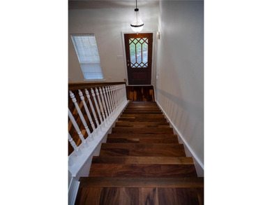 Welcome to this immaculate, move-in ready home in Lake Forest! - photo 17