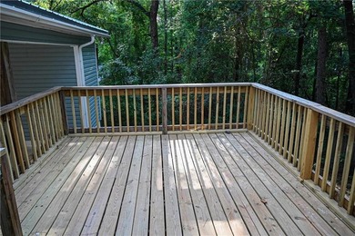 Welcome to this immaculate, move-in ready home in Lake Forest! - photo 23