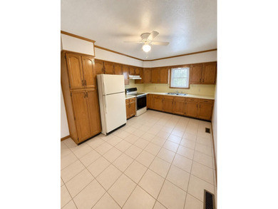 Charming 3-bedroom, 1-bath brick ranch offering the perfect - photo 5
