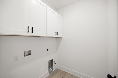 This new construction home was just completed - professional - photo 47