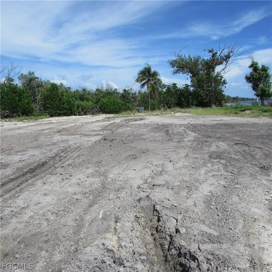 The first property on the south side in Historic Matlacha - photo 5