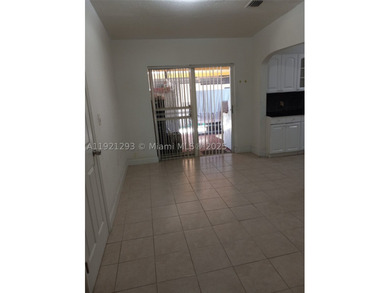Beautiful 4 bedroom, 3 bath home located in a quiet and well - photo 11