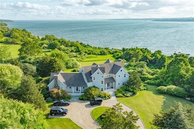 Set on 14.5 acres with 435 feet of private coastline, Southwinds - photo 1