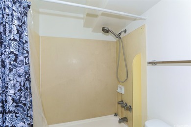 Legal Lodging Unit in Waikiki! Well-maintained studio on the - photo 12