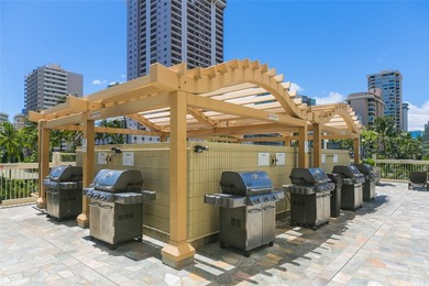 Legal Lodging Unit in Waikiki! Well-maintained studio on the - photo 14