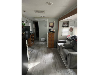 Charming 2010 Nomad camper with large deck on leased land with - photo 5
