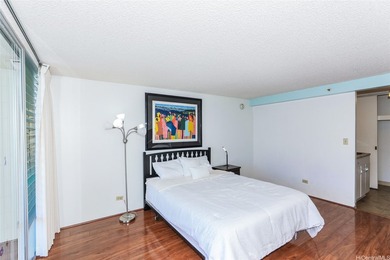 Legal Lodging Unit in Waikiki! Well-maintained studio on the - photo 21