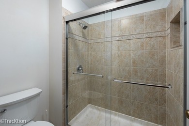 Welcome to this beautifully maintained end-unit townhome that - photo 21