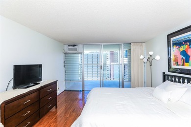 Legal Lodging Unit in Waikiki! Well-maintained studio on the - photo 25