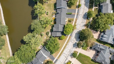 Welcome to this beautifully maintained end-unit townhome that - photo 31