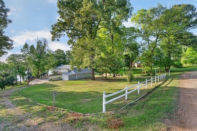 a Perfect Sanctuary to enjoy Sam Rayburn Lake Life! WATERFRONT - photo 2