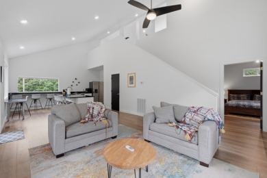 Dream Get Away/Nightly Rental  Modern and ready for you. - photo 18
