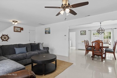 Located in a prime spot just minutes from restaurants, shopping - photo 8