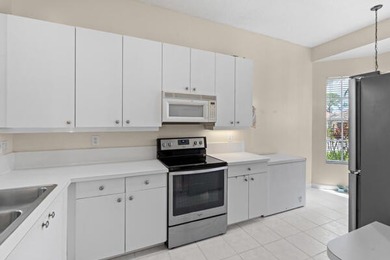 Welcome to Lake Charles in St. Lucie West! This well maintained - photo 6