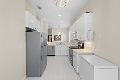 Welcome to Lake Charles in St. Lucie West! This well maintained - photo 8