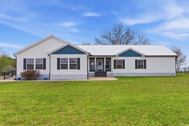 Greers Ferry Lake Home For Sale in Edgemont Arkansas