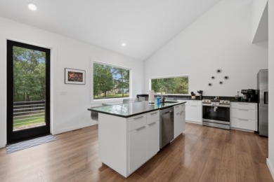 Dream Get Away/Nightly Rental  Modern and ready for you. - photo 20