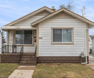 Detroit River Home For Sale in Lincoln Park Michigan