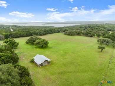 7 Acres. 100-Year Barn. Live Oaks. Legacy Property, Priced to - photo 6