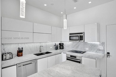 Premier corner penthouse offering the best two-bedroom layout - photo 12