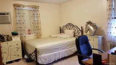 Sunny and Bright 2 Bedrooms Garden Apartment on the 1st Floor in - photo 12