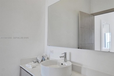Premier corner penthouse offering the best two-bedroom layout - photo 20