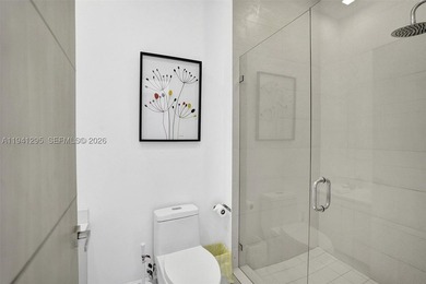 Premier corner penthouse offering the best two-bedroom layout - photo 23