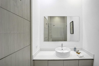 Premier corner penthouse offering the best two-bedroom layout - photo 24