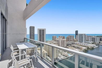 Premier corner penthouse offering the best two-bedroom layout - photo 25