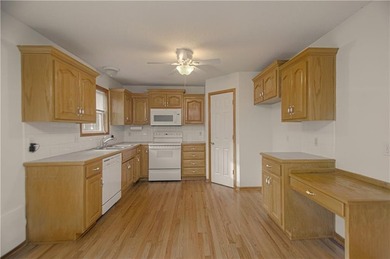 Check out this beautiful 3-bedroom, 2.5-bath home offering - photo 9
