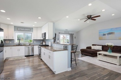 Immaculate turn key waterfront ranch in the desirable Skippers - photo 16