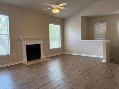 Welcome to the gated Villas Condominiums at Cross Creek in the - photo 4