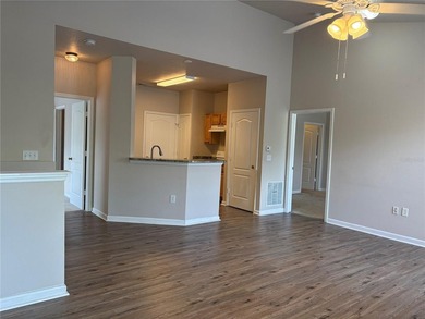 Welcome to the gated Villas Condominiums at Cross Creek in the - photo 8