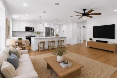 Beautifully renovated 3-bedroom, 2-bath home in Riverland - photo 2