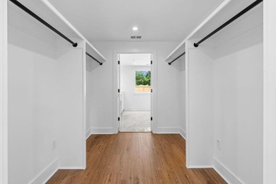 Beautifully renovated 3-bedroom, 2-bath home in Riverland - photo 9