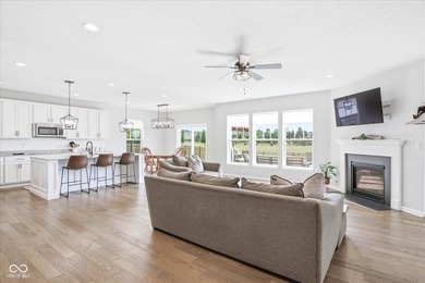 Welcome home to this stunning, move-in-ready 3-bedroom, 2-bath - photo 3