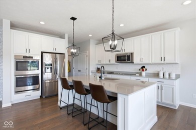 Welcome home to this stunning, move-in-ready 3-bedroom, 2-bath - photo 8
