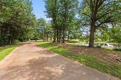 Custom-built 4-bedroom, 3-bath home on nearly 5 acres with a - photo 2