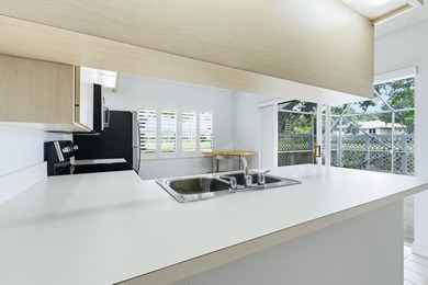 Welcome to this lovingly cared for waterfront townhome centrally - photo 12