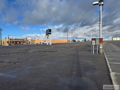 Centrally located in Idaho Falls, this offering presents a