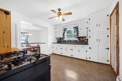 Welcome home to this spacious and well cared for property - photo 15