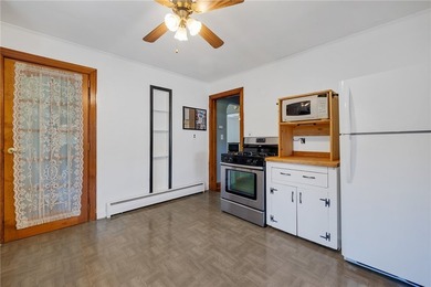 Welcome home to this spacious and well cared for property - photo 18